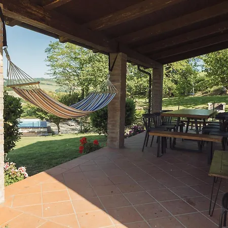 Semesterbostad Casale Grifondoro Pergola